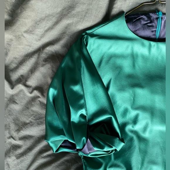 Rosetta Getty green stretch-satin blouse knotted puff sleeves size 4 MSRP $750 - Picture 12 of 12